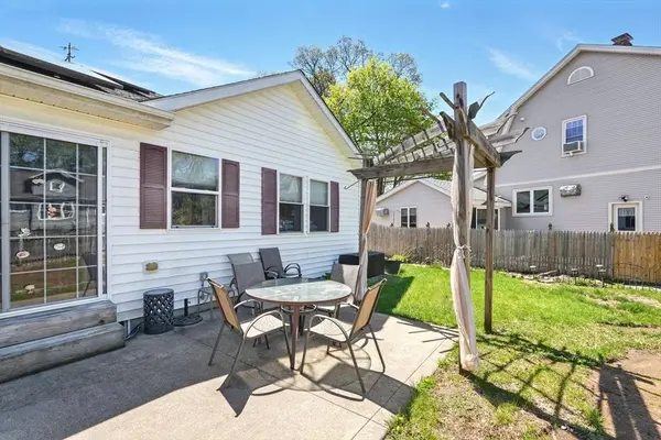 100 Nelson St, West Springfield, MA 01089