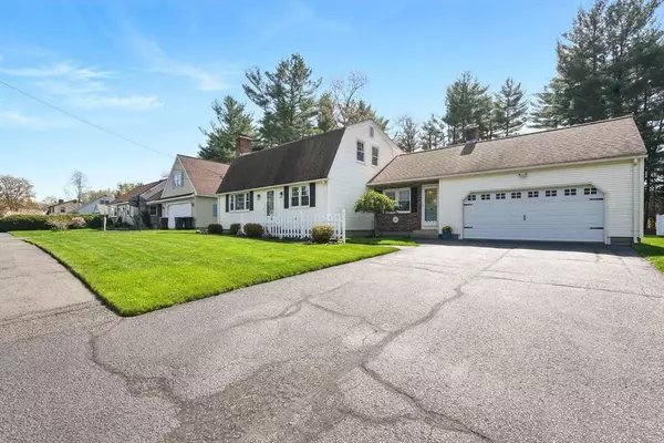43 Kittredge Dr, Westfield, MA 01085