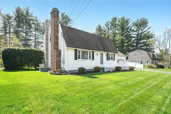 43 Kittredge Dr, Westfield, MA 01085