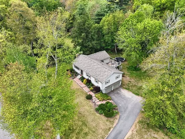 90 Colony Dr, Hampden, MA 01036