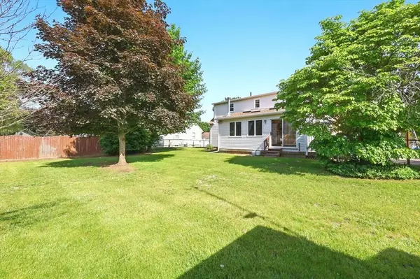 36 Memorial Dr, Agawam, MA 01030