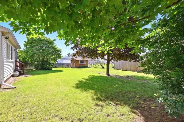 36 Memorial Dr, Agawam, MA 01030