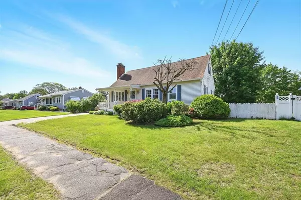 36 Memorial Dr, Agawam, MA 01030