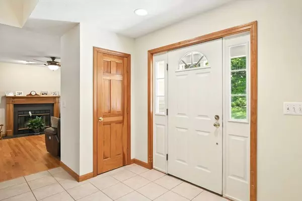 315 Woodland Way, Russell, MA 01071