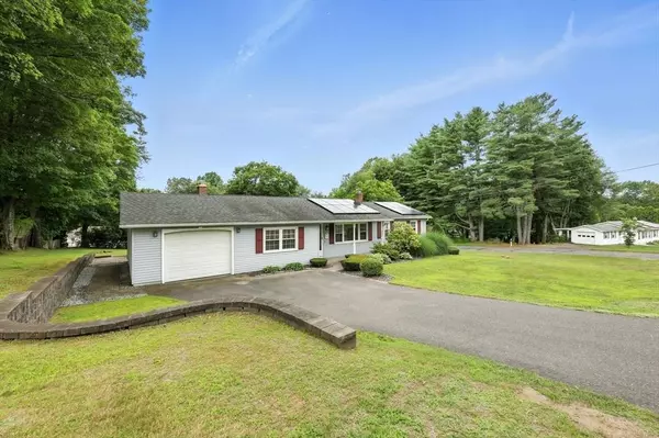 12 Pleasant St, Granby, MA 01033