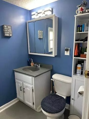 54 Pioneer Way, Springfield, MA 01119