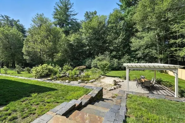 53 Yankee Circle, Westfield, MA 01085