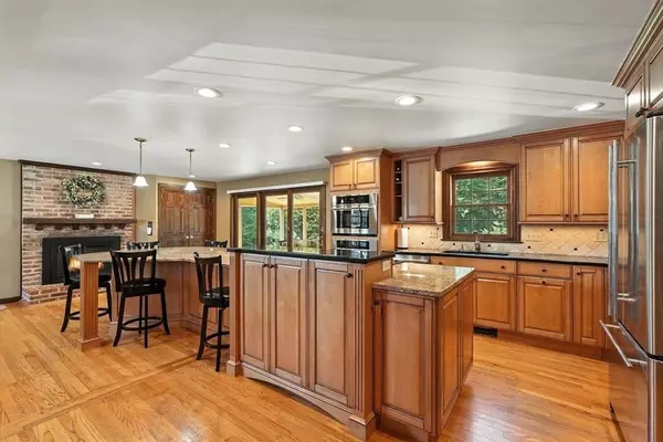 53 Yankee Circle, Westfield, MA 01085