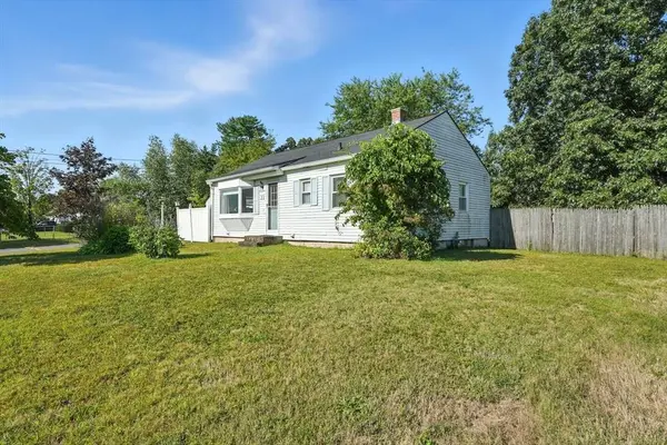 33 Birchwood Rd, Southwick, MA 01077