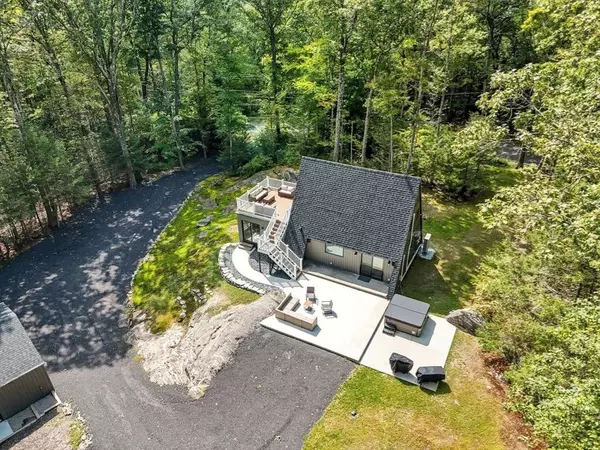 510 Pine Hill Road, Russell, MA 01008