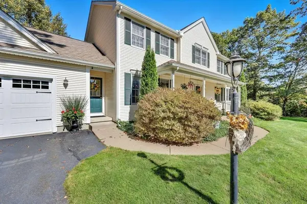 20 Great Brook Dr, Southwick, MA 01077