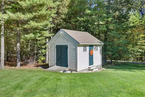 20 Great Brook Dr, Southwick, MA 01077