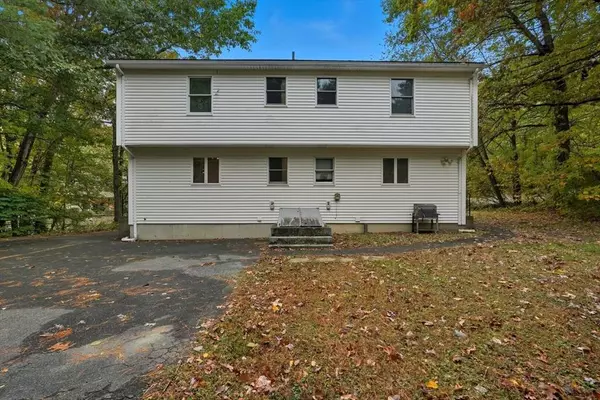 39-41 Matthew Dr, Northampton, MA 01062