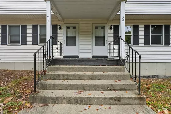 39-41 Matthew Dr, Northampton, MA 01062