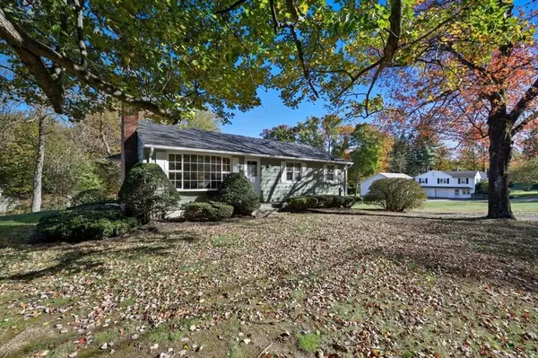 213 Kibbe Rd, East Longmeadow, MA 01028