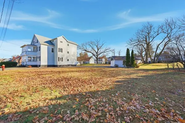 37 Kennedy St, Chicopee, MA 01013