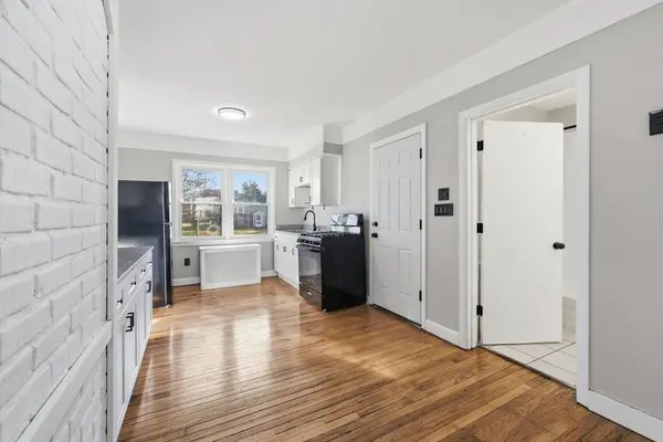 37 Kennedy St, Chicopee, MA 01013