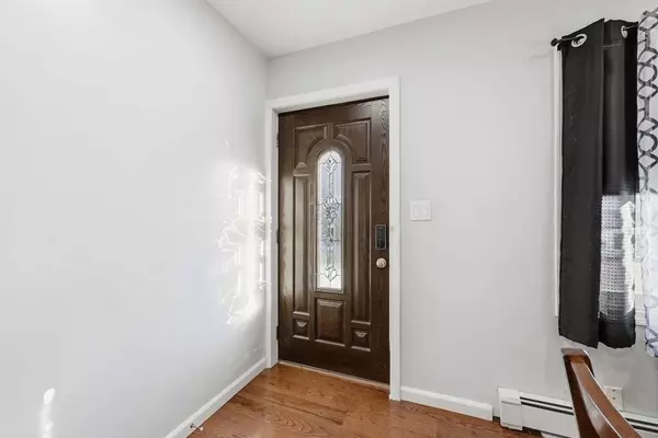 108 Franklin St, Agawam, MA 01030