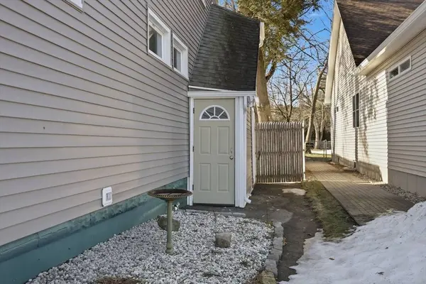 171 State St, Chicopee, MA 01013