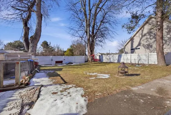 171 State St, Chicopee, MA 01013