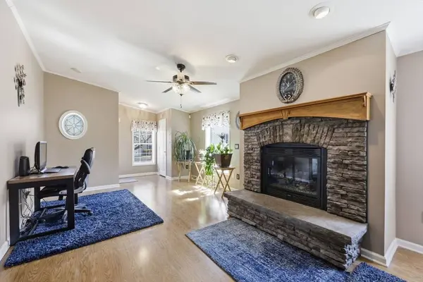 141 Sunrise Lane, Chicopee, MA 01020