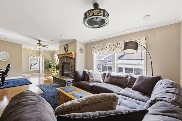 141 Sunrise Lane, Chicopee, MA 01020