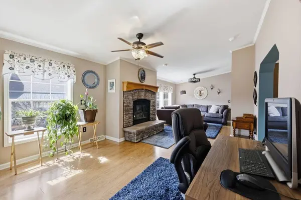 141 Sunrise Lane, Chicopee, MA 01020