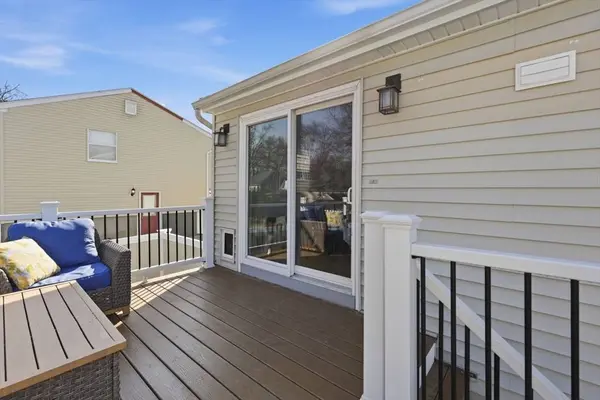 28 Drumlin Rd, Springfield, MA 01108