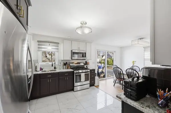 28 Drumlin Rd, Springfield, MA 01108