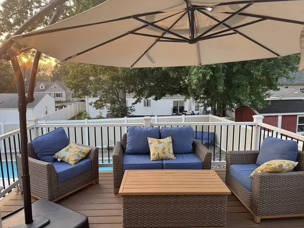 28 Drumlin Rd, Springfield, MA 01108