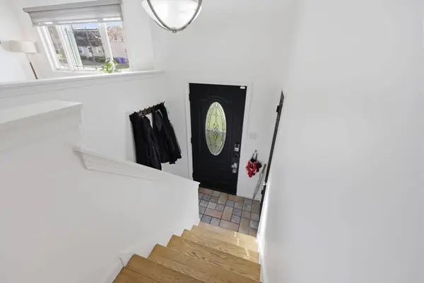 28 Drumlin Rd, Springfield, MA 01108