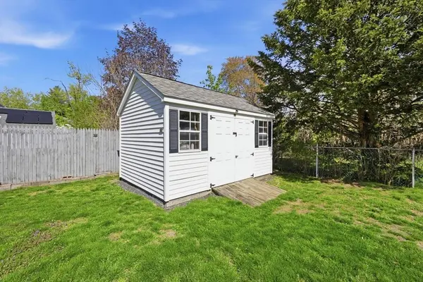 33 Maple Terrace, West Springfield, MA 01089
