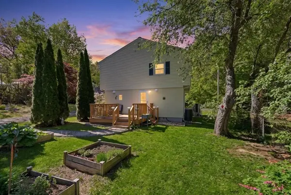 12 Knollwood Rd, Southwick, MA 01077
