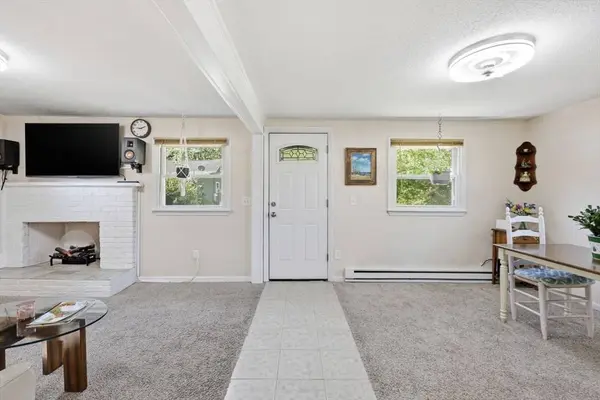 12 Knollwood Rd, Southwick, MA 01077