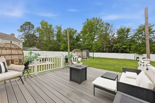 108 Fenway Dr, Springfield, MA 01109