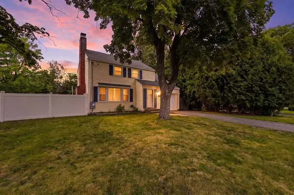 108 Fenway Dr, Springfield, MA 01109