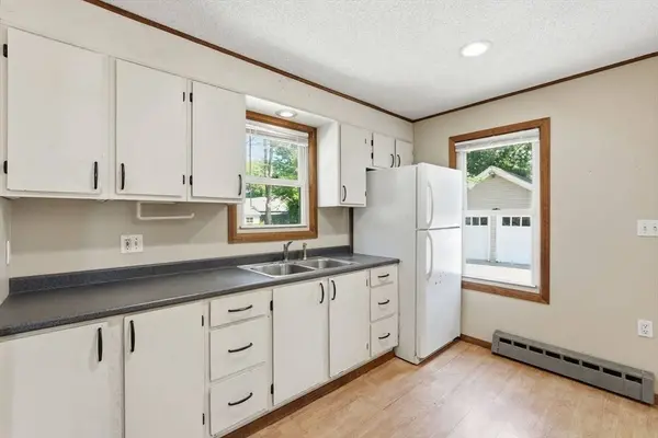 33 Baltimore Ave, Chicopee, MA 01020