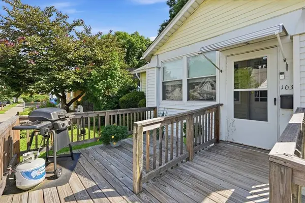 103 Duryea St, Springfield, MA 01104