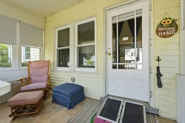103 Duryea St, Springfield, MA 01104