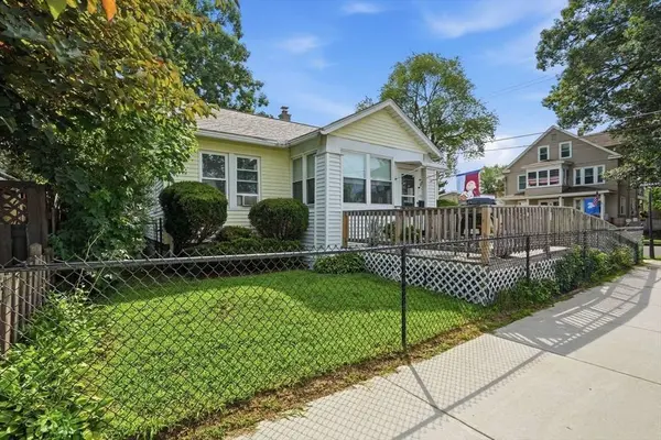 103 Duryea St, Springfield, MA 01104