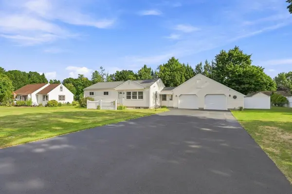 172 Birch Bluffs Dr, Westfield, MA 01085