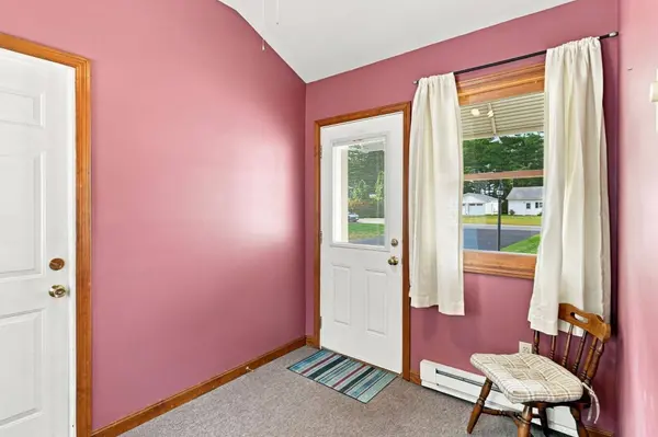 172 Birch Bluffs Dr, Westfield, MA 01085