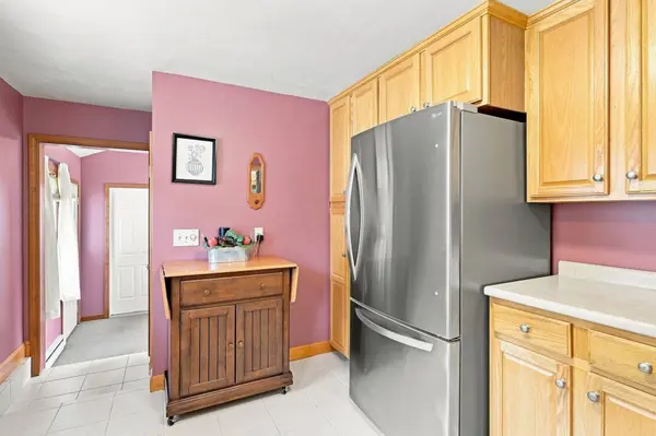 172 Birch Bluffs Dr, Westfield, MA 01085