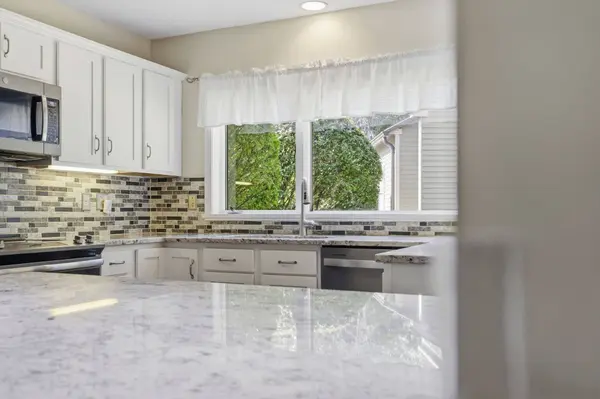 108 Fairway Village #108, Northampton, MA 01053