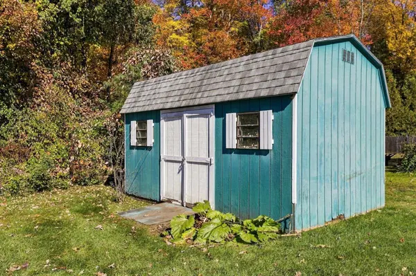 286 Peekskill Ave, Springfield, MA 01129