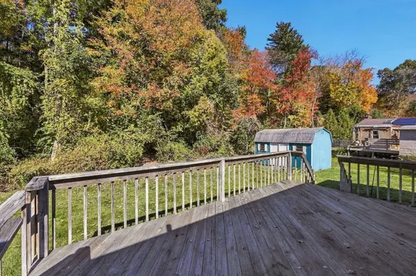 286 Peekskill Ave, Springfield, MA 01129