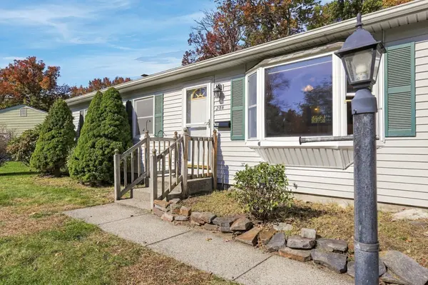 286 Peekskill Ave, Springfield, MA 01129