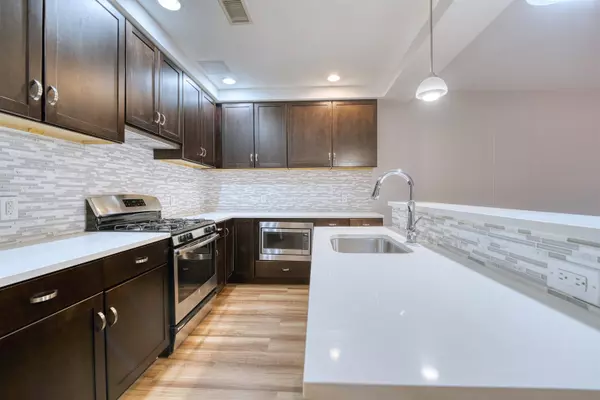 1040 JOHN F KENNEDY BLVD #301, Bayonne, NJ 07002