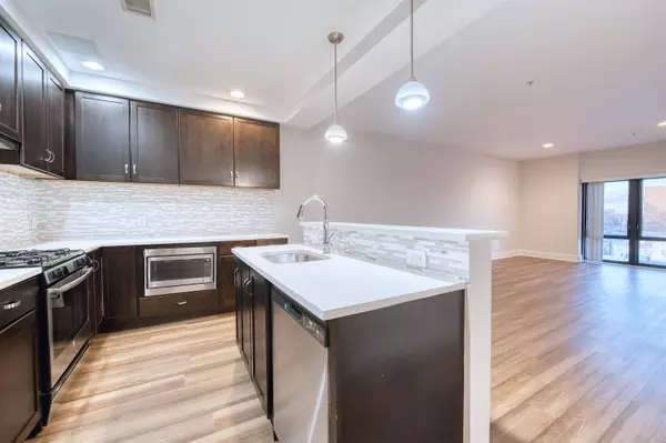 1040 JOHN F KENNEDY BLVD #301, Bayonne, NJ 07002