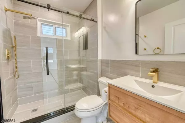 55 Tappan St #2, Kearny Town, NJ 07032